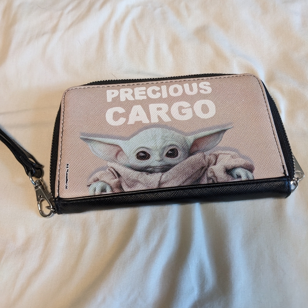 NWoT Grogu Wallet by Buckle Down